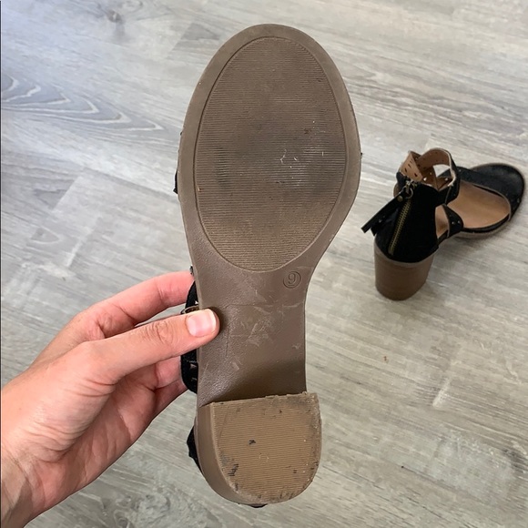 Block sandals with triangle cut out EUC! - Picture 4 of 4